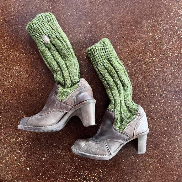 Leather ankle boots with a green knit shaft - Picture 6 of 9